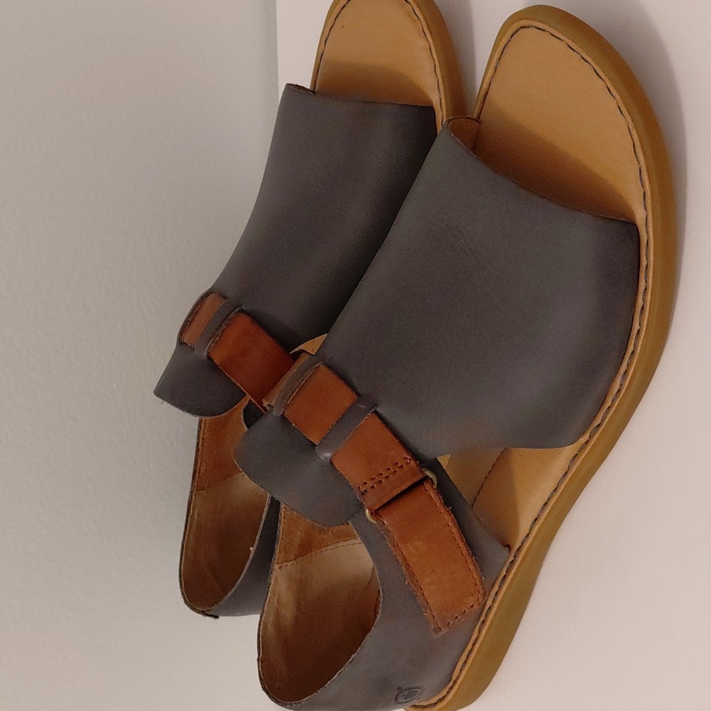 Born Leather Open Toe Flat Shoes 8M